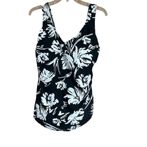 Beach Belle Plus Size 18 Black White Floral Leaves Skirt One Piece Swimsuit‎ - Picture 1 of 6